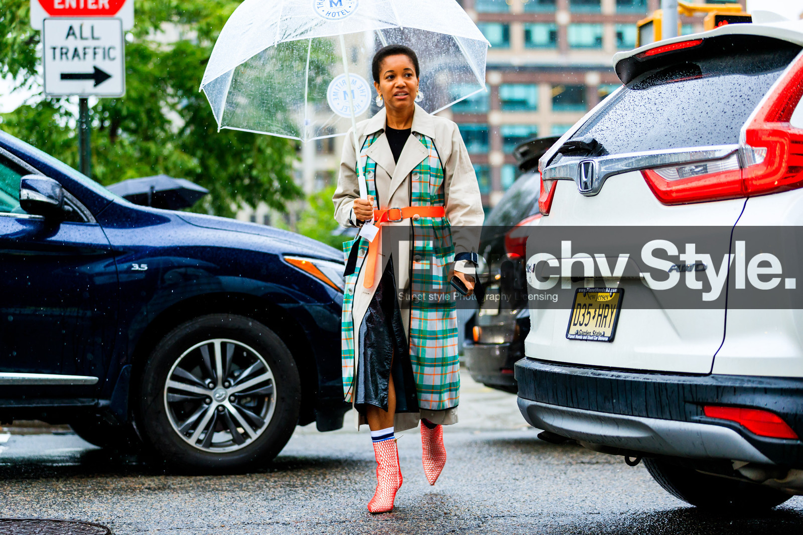 beige coat, checked, fishnet, graphic jacket, high heels, leather shoes, orange belt, plaid, printed jacket, red boots, tamu mcpherson, tartan, trench coat, umbrella, street style, jonathan paciullo, FW, frenchystyle, fashion week, NYFW, NEW YORK, SPRING SUMMER 2019, SS 19, atmosphere details, horizontal, full length