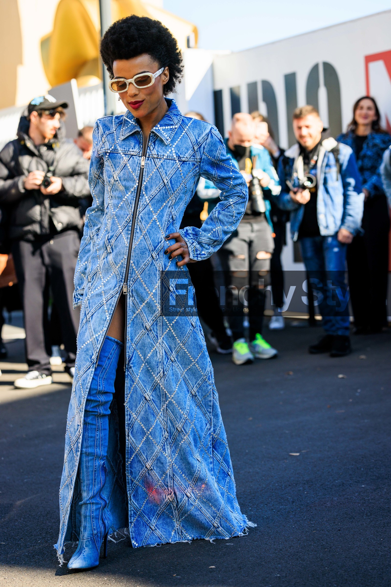 full denim look, jean dress, sparkling denim dress, details, zipper long dress, white sunglasses, jean boots, highknee boots, denim boots, afro hair, fashion week, frenchystyle, FW, jonathan paciullo, street style, MFW, MILAN, AUTUMN WINTER 2022-2023, FALL WINTER 2022_2023, FW 22-23, vertical, full length