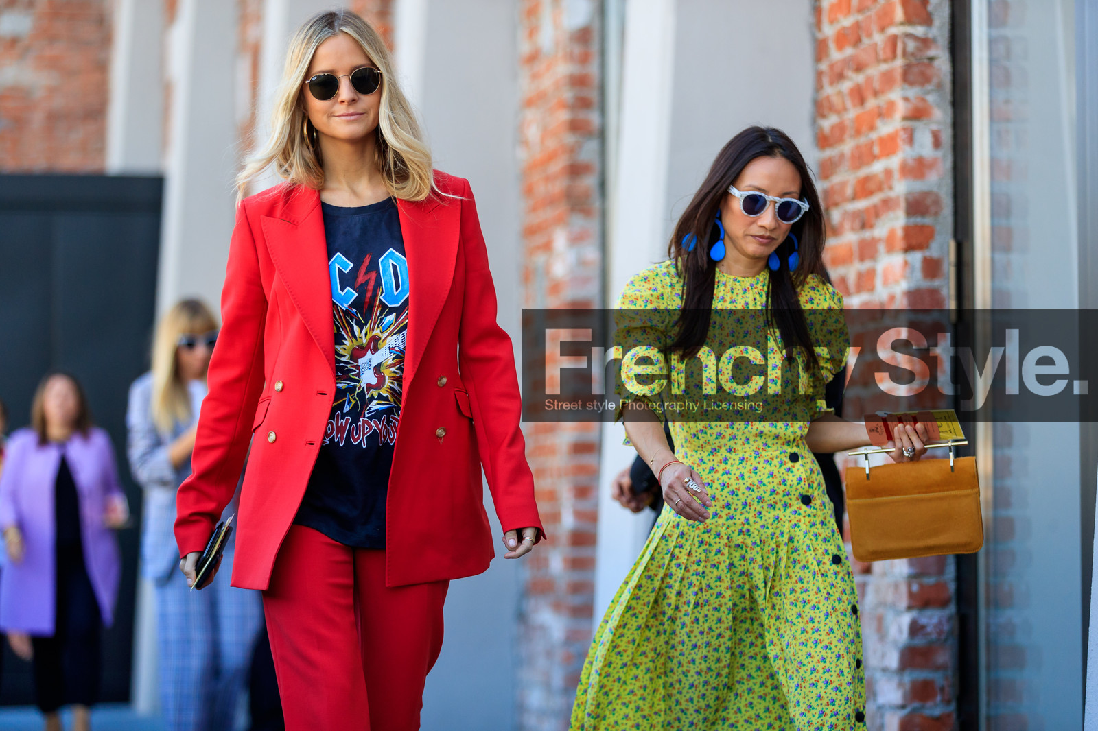 atmosphere details, black t shirt, blazer, brown bag, detail, earrings, fashion week, floral, flowers, frenchystyle, FW, graphic dress, graphic jacket, gucci, horizontal, jonathan paciullo, MFW, MILAN, printed dress, printed jacket, printed t shirt, red jacket, red pants, SPRING SUMMER 2018, SS 18, street style, sunglasses, trousers, yellow dress