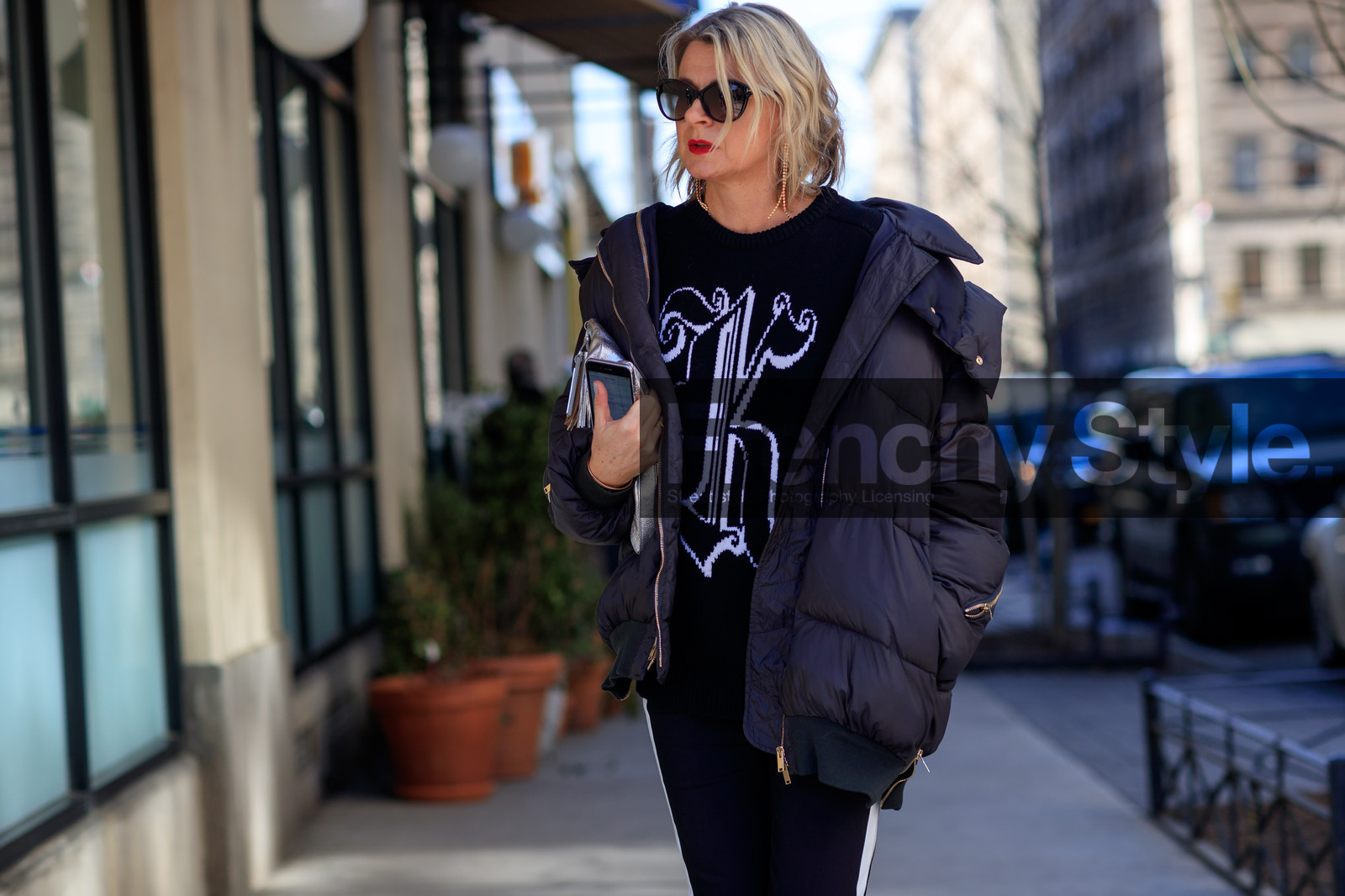 black jacket, black pants, black sweater, down jacket, leather bag, printed sweater, sunglasses, trousers, street style, jonathan paciullo, FW, frenchystyle, fashion week, NYFW, NEW YORK, AUTUMN WINTER 2018-2019, AW 18-19, FALL WINTER 2018-2019, FW 18-19, atmosphere details, horizontal, detail