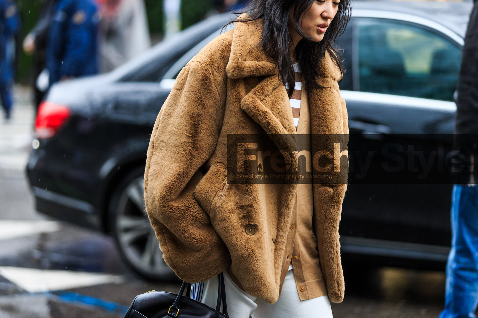 atmosphere details, AUTUMN WINTER 2016-2017, AW 16-17, beige cardigan, beige fur, beige jacket, camel jacket, detail, FALL WINTER 2016-2017, fashion week, frenchystyle, fur jacket, FW, FW 16-17, horizontal, jonathan paciullo, LFW, LONDON, MENSWEAR, street style, tone on tone, total look beige