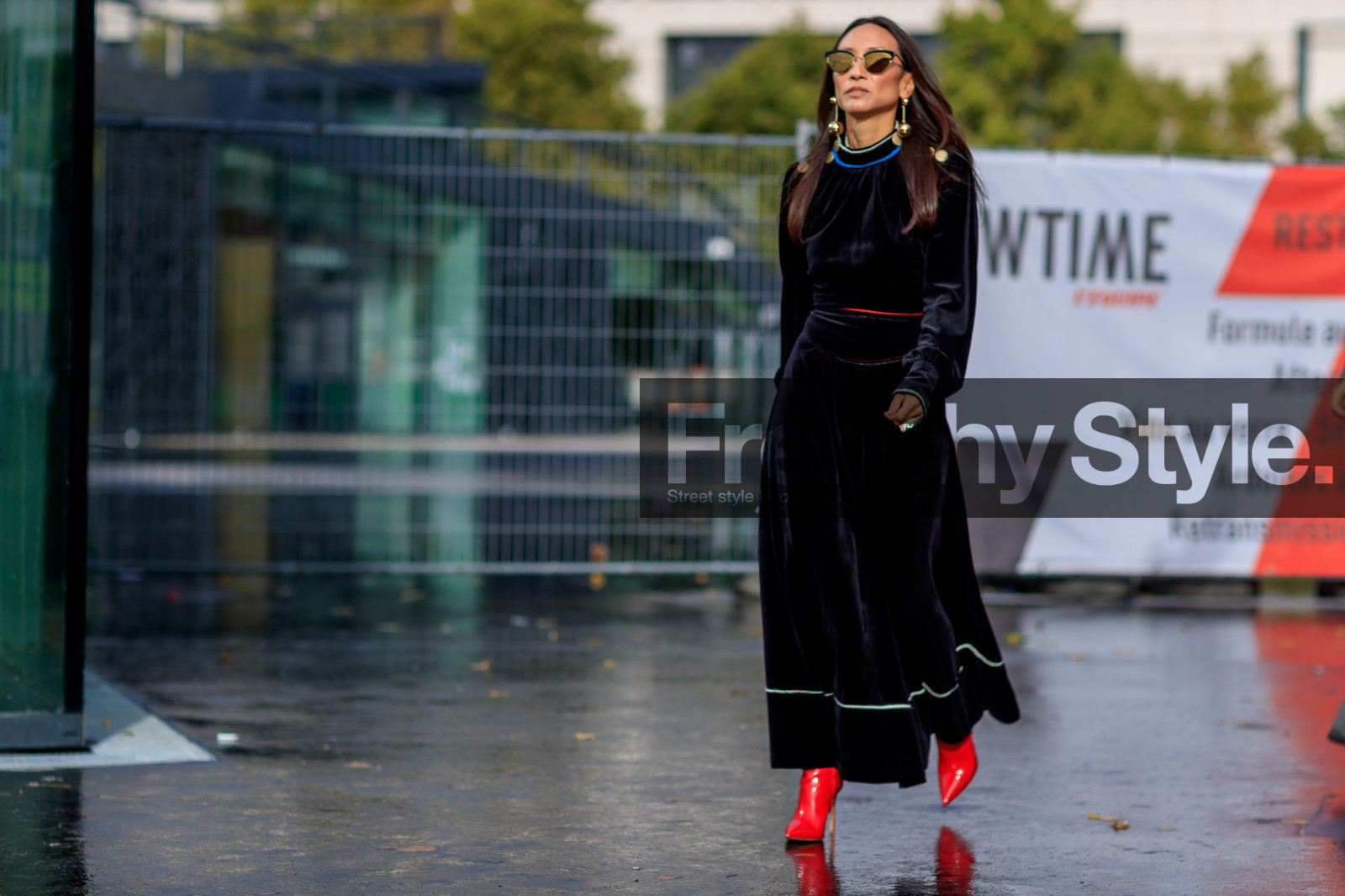 atmosphere details, black dress, earrings, fashion week, frenchystyle, full length, FW, high heels, horizontal, jonathan paciullo, leather shoes, PARIS, PFW, red boots, SPRING SUMMER 2018, SS 18, street style, sunglasses, velvet