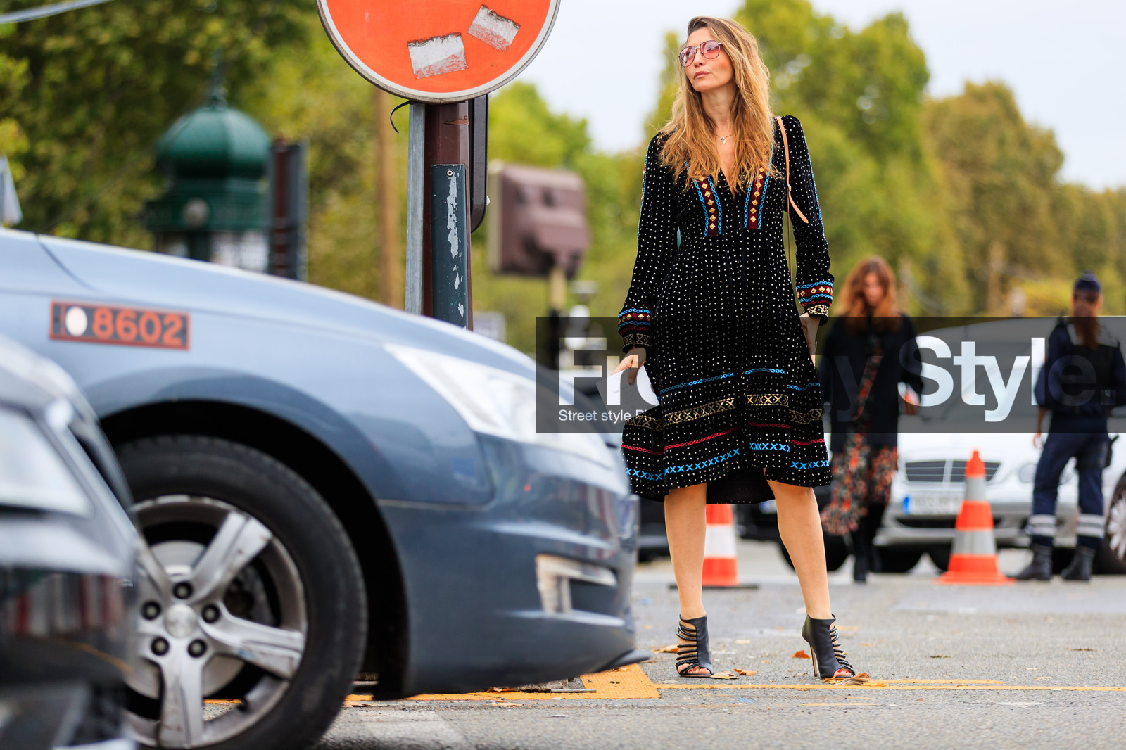 atmosphere details, black dress, black shoes, fashion week, frenchystyle, full length, FW, graphic dress, high heels, horizontal, jonathan paciullo, leather shoes, PARIS, PFW, printed dress, SPRING SUMMER 2018, SS 18, street style