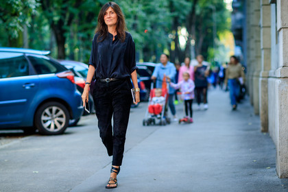 atmosphere details, black belt, black pants, black sandals, black shirt, emmanuelle alt, fashion week, frenchystyle, full length, FW, horizontal, jonathan paciullo, leather belt, leather pants, leather shoes, MFW, MILAN, SPRING SUMMER 2017, SS 17, street style, tone on tone, total look black, trousers