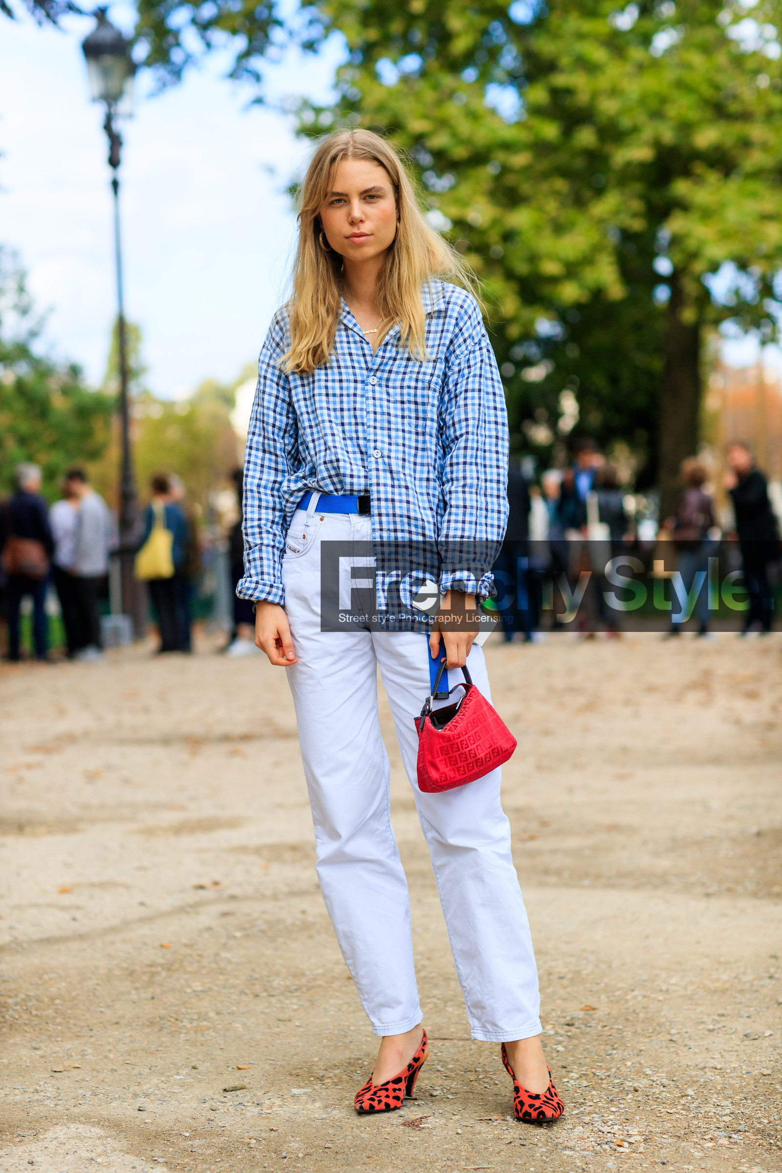 animal print, blue belt, blue shirt, checked shirt, denim pants, fashion week, fendi, frenchystyle, full length, FW, graphic shirt, high heels, jeans, jonathan paciullo, laura maria wulff, leather bag, leather shoes, leopard print, PARIS, PFW, plaid, printed shirt, printed shoes, red bag, red shoes, SPRING SUMMER 2018, SS 18, street style, trousers, tucked in, vertical, white denim