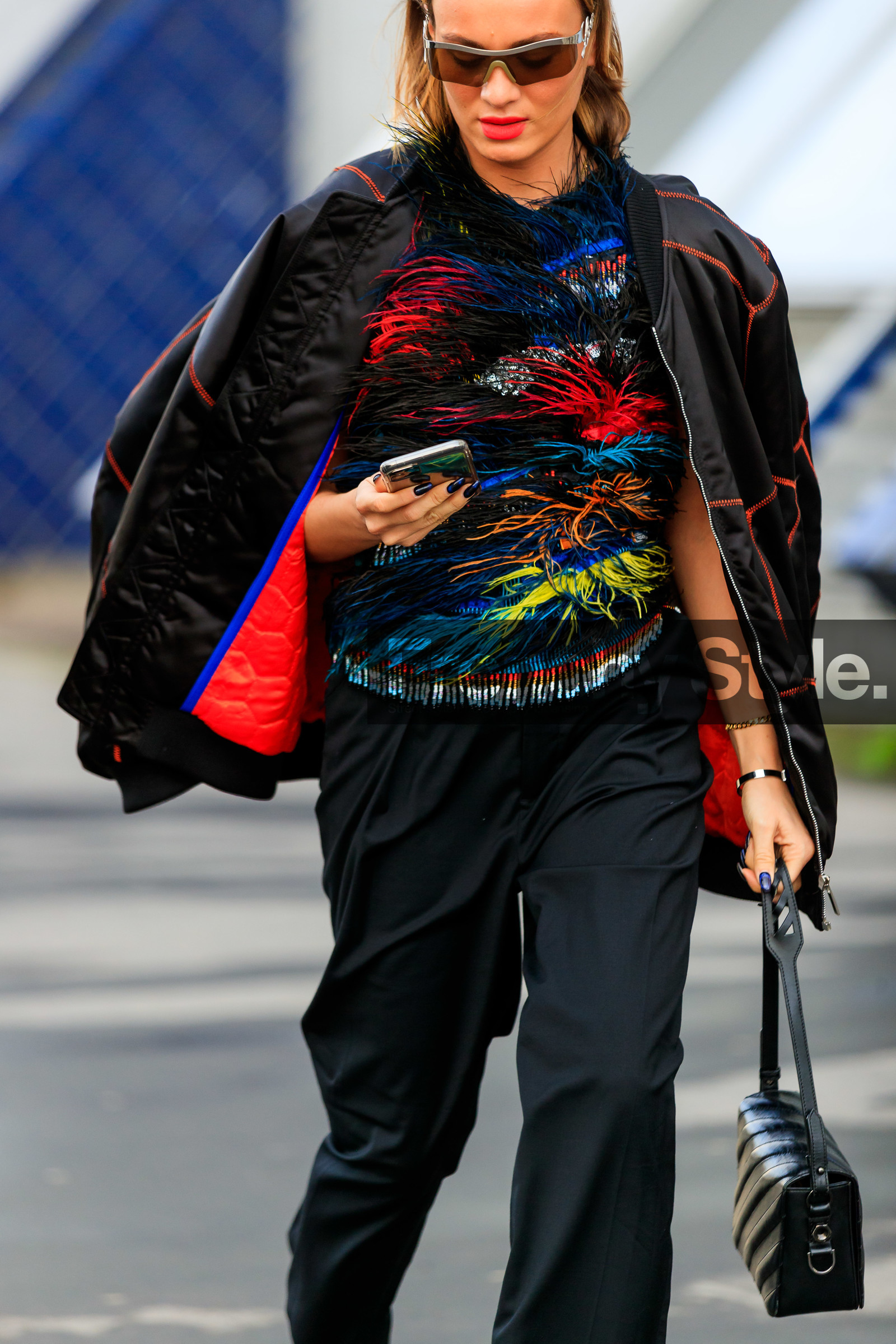 futurist shape sunglasses, black bombers, black top, black pants, oversize bombers, feather details, feather top, multicolor top, sequins top, pearl embroidered top, black leather bag, fashion week, frenchystyle, FW, jonathan paciullo, street style, PFW, PARIS, AUTUMN WINTER 2020-2021, FALL WINTER 2020-2021, FW 20-21, vertical, atmosphere details, detail