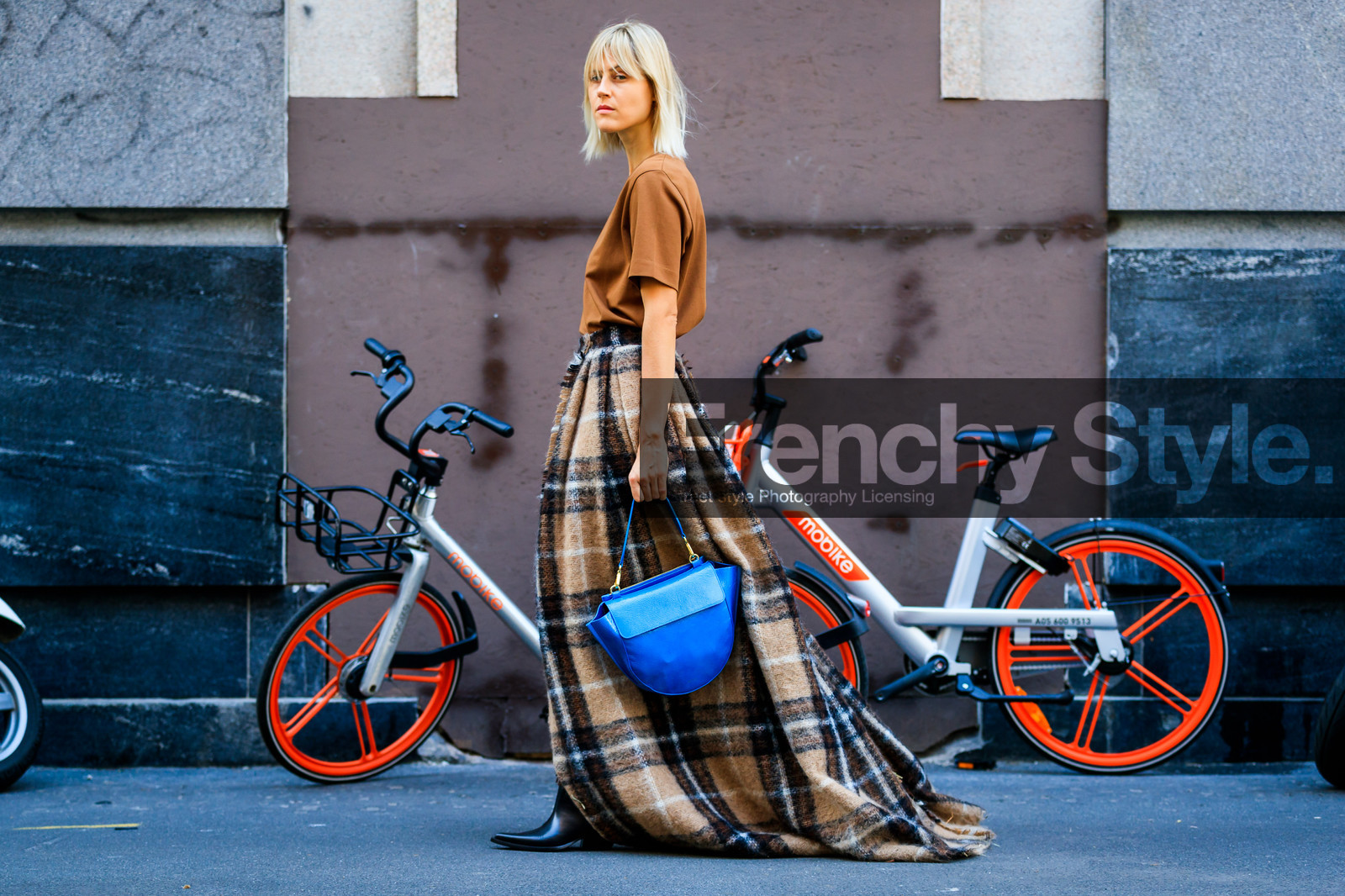 black shoes, blue bag, brown skirt, brown t shirt, checked, graphic skirt, leather bag, leather shoes, linda tol, plaid, printed skirt, tartan, street style, jonathan paciullo, FW, frenchystyle, fashion week, MFW, MILAN, SPRING SUMMER 2019, SS 19, atmosphere details, horizontal, full length