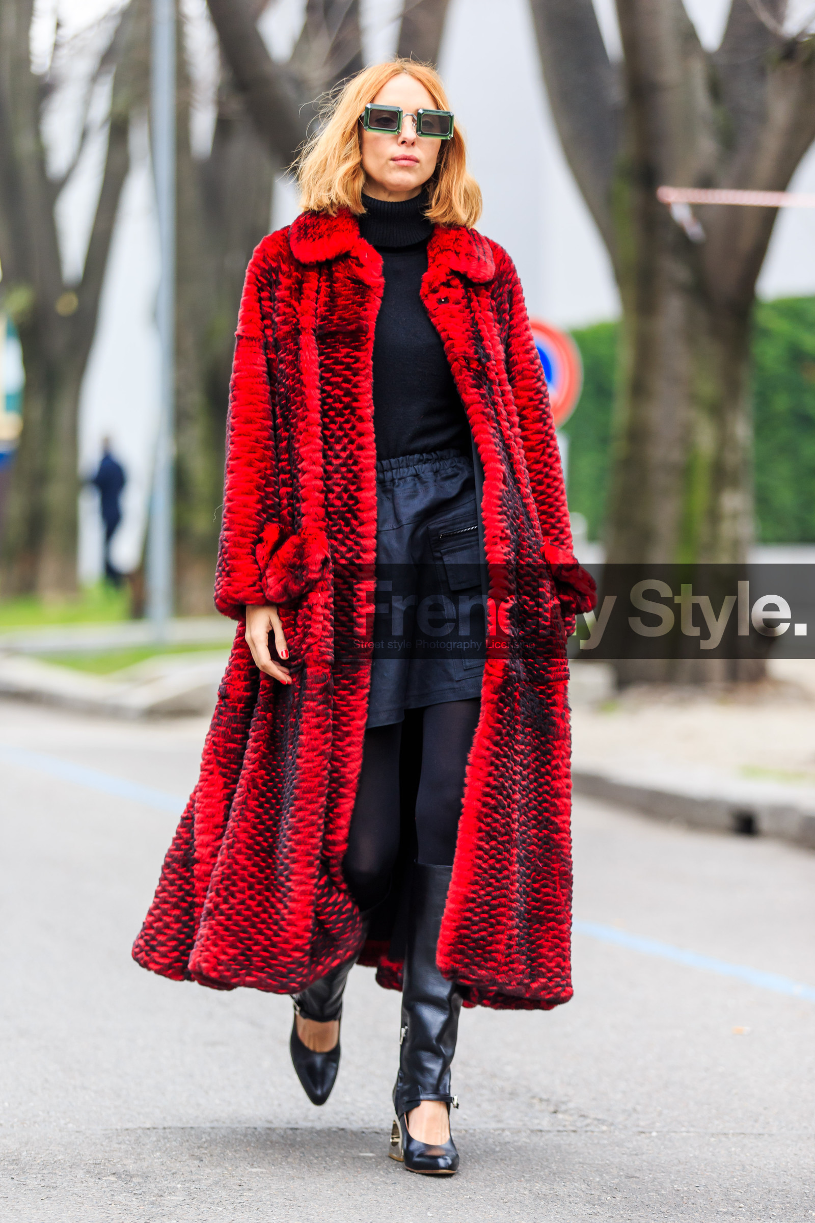 AUTUMN WINTER 2016-2017, AW 16-17, black boots, black skirt, black sweater, black turtleneck, candela novembre, FALL WINTER 2016-2017, fashion week, frenchystyle, full length, fun sunglasses, fur coat, FW, FW 16-17, graphic shoes, high heels, jonathan paciullo, leather boots, LFW, LONDON, MENSWEAR, red coat, red fur, street style, sunglasses, vertical