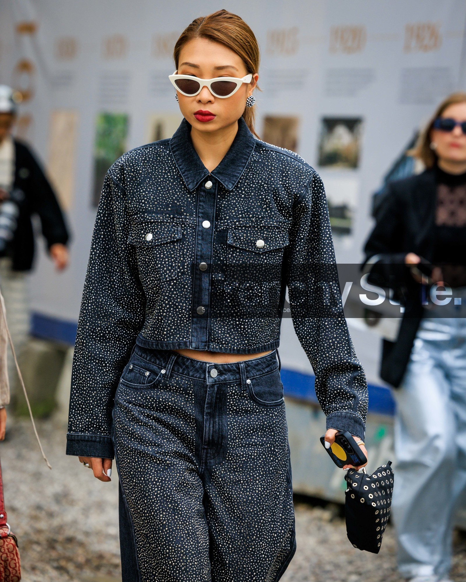 fashion week, frenchystyle, FW, jonathan paciullo, street style, COPENHAGEN, CPHFW, SPRING SUMMER 2024, SS 24, vertical, atmosphere details, detail