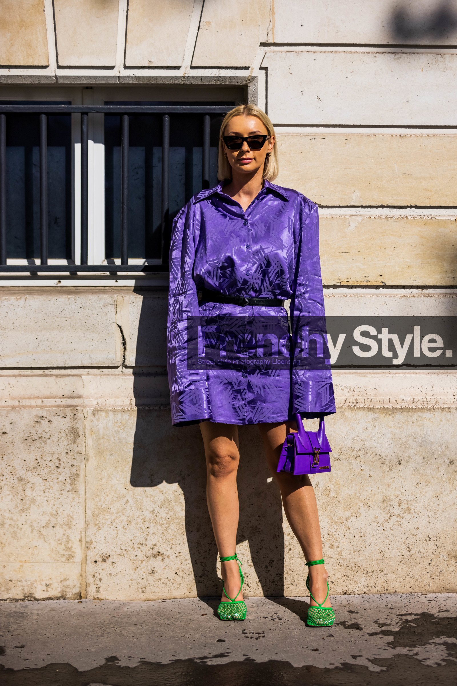 attico dress, bag, belt, black belt, black sunglasses, bottega veneta sandals, chiquito bag, color, dress, green sandals, jacquemus bag, Justyna Czerniak, leather bag, prada belt, printed dress, purple bag, purple dress, sandals, short dress, sunglasses, street style, jonathan paciullo, FW, frenchystyle, fashion week, PFW, PARIS, SPRING SUMMER 2022, SS 22, vertical, full length