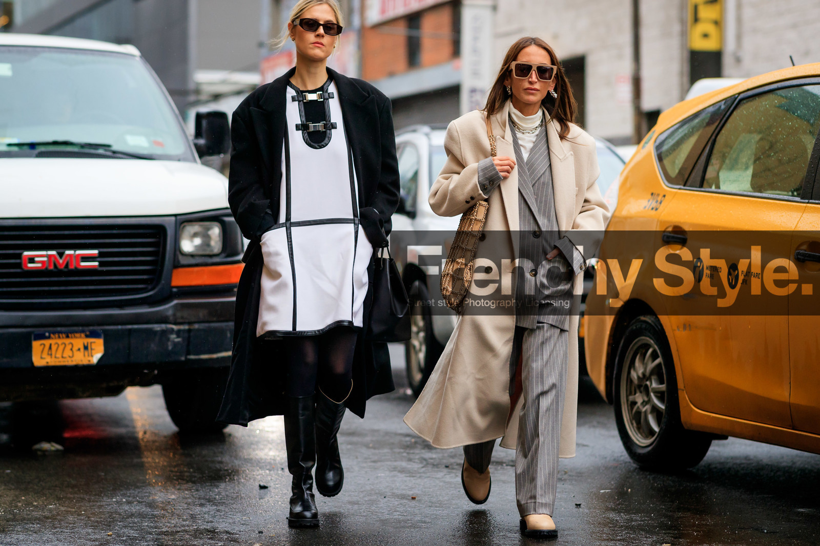 chloe loulou de saison, linda tol, light beige coat, grey jacket, grey pants, white pullover, white top, striped jacket, striped pants, striped suits, turtleneck pullover, turtleneck top, beige sunglasses, beige leather bag, beige suede bag, checked bag, chain strap bag, chain details, beige suede boots, flat boots, silvered necklace, silvered earrings, hoop earrings, big chain necklace, black coat, black trench coat, black leather dress, black leather boots, black tights, black leather bag, black sunglasses, white dress, checked dress, striped dress, proenza schouler dress, high boots, chelsea boots, oversize coat, fashion week, frenchystyle, FW, jonathan paciullo, street style, NYFW, NEW YORK, AUTUMN WINTER 2020-2021, FALL WINTER 2020-2021, FW 20-21, horizontal, atmosphere details, full length