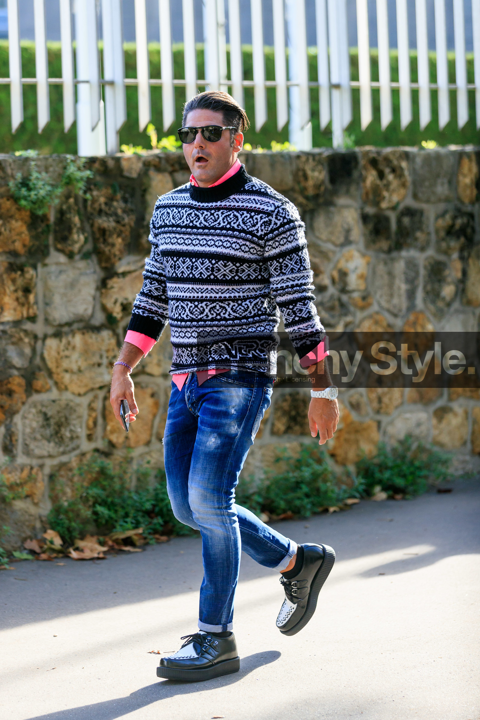 versace pullover, white pullover, black pullover, jacquard pullover, blue jeans, white watch, pink shirt, fashion week, frenchystyle, FW, jonathan paciullo, street style, SPRING SUMMER 2020, SS 20, PFW, PARIS, vertical, full length