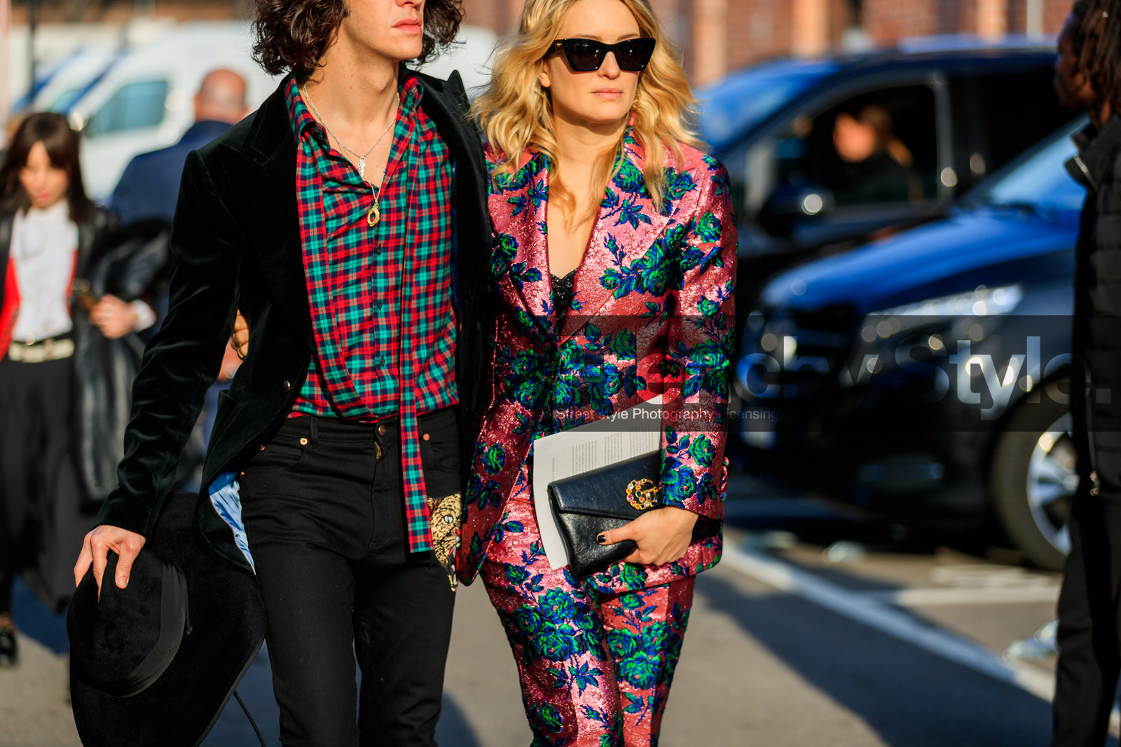 black bag, black denim, black hat, black jacket, blazer, checked, denim pants, floral, flowers, graphic jacket, graphic pants, graphic shirt, gucci, jeans, leather bag, pink jacket, pink pants, pink suit, plaid, printed jacket, printed pants, printed shirt, red shirt, sunglasses, trousers, fashion week, frenchystyle, FW, jonathan paciullo, street style, MFW, MILAN, AUTUMN WINTER 2019-2020, AW 19-20, FALL WINTER 2019-2020, FW 19-20, atmosphere details, detail, horizontal