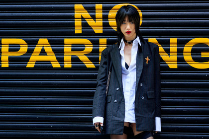 atmosphere details, black jacket, blazer, choker, detail, fashion week, frenchystyle, FW, horizontal, jonathan paciullo, model, necklace, NEW YORK, NYFW, sora choi, SPRING SUMMER 2018, SS 18, street style, tights, white shirt