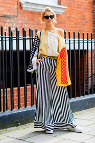 beige sweater, caro daur, checked sweater, fashion week, frenchystyle, full length, FW, graphic pants, graphic sweater, jonathan paciullo, jw anderson, leather shoes, LFW, LONDON, multicolor sweater, plaid, printed sweater, SPRING SUMMER 2018, SS 18, street style, striped pants, trousers, vertical, white sneakers