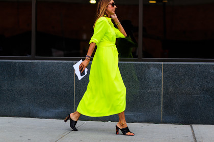 atmosphere details, black shoes, céline, detail, fashion week, frenchystyle, FW, high heels, horizontal, jonathan paciullo, leather shoes, NEW YORK, NYFW, SPRING SUMMER 2018, SS 18, street style, sunglasses, yellow dress