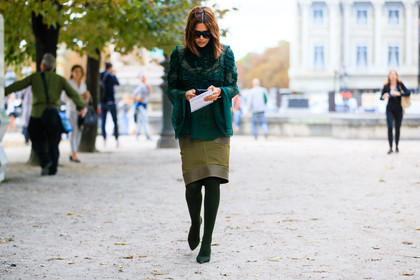 atmosphere details, black shoes, christine centenera, fashion week, frenchystyle, full length, FW, green shirt, green skirt, high heels, horizontal, jonathan paciullo, kaki skirt, leather shoes, PARIS, PFW, ruffled, SPRING SUMMER 2017, SS 17, street style, sunglasses, tights