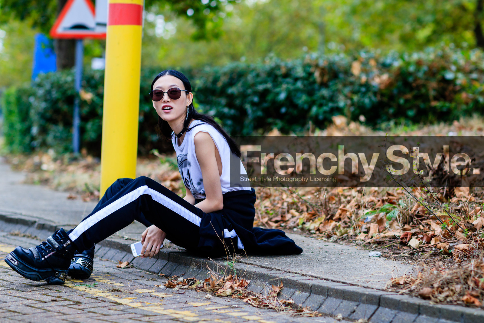 atmosphere details, black boots, black pants, black sweater, choker, detail, fashion week, frenchystyle, FW, horizontal, jonathan paciullo, leather shoes, LFW, LONDON, model, necklace, printed t shirt, ranger boots, sora choi, SPRING SUMMER 2017, SS 17, street style, sunglasses, sweatpants, tied up sweater, trousers, white t shirt, woman