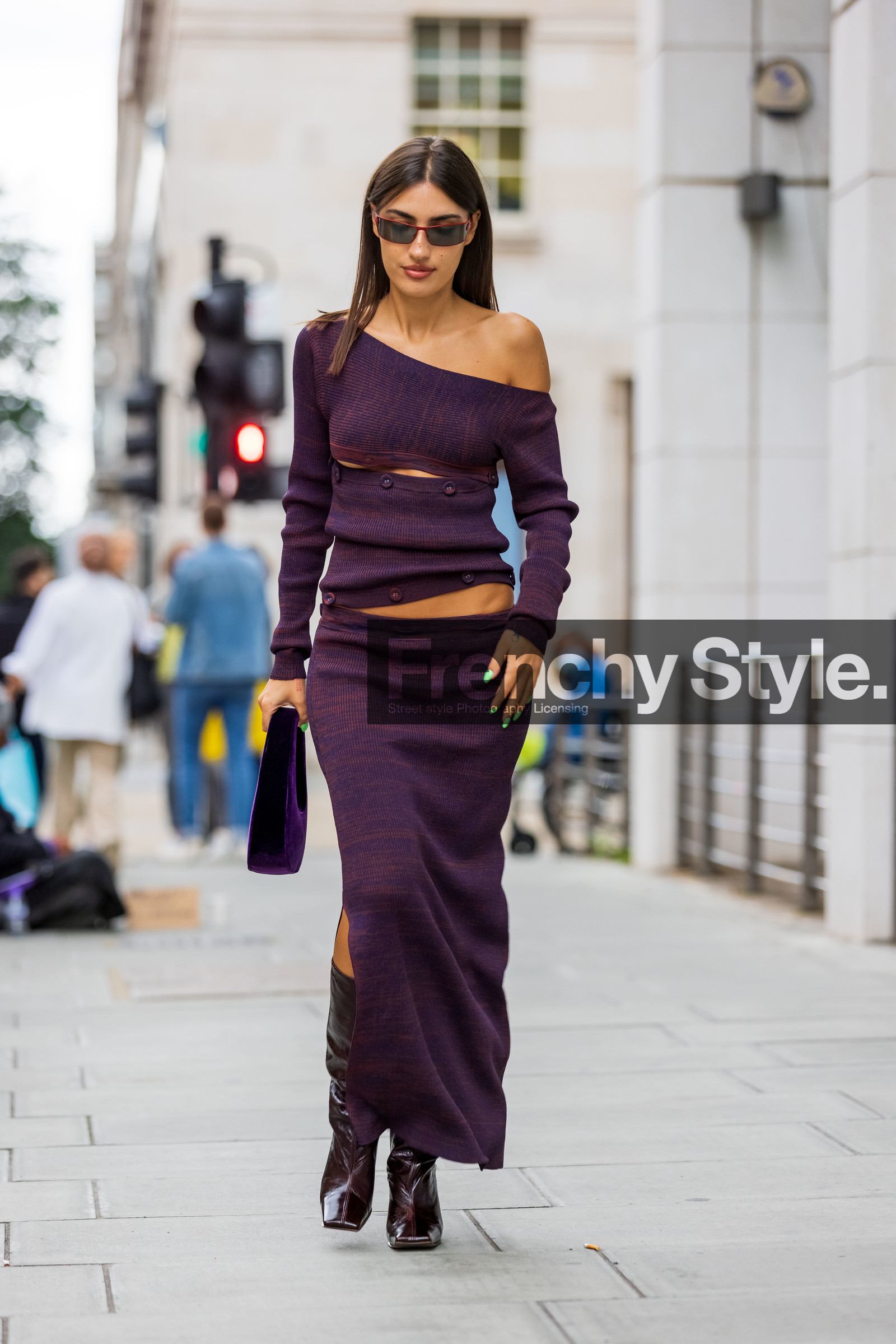 Patricia Manfield, purple, boots, full look, handbag, knits, skirt, knitted top, top, sunglasses, fashion week, frenchystyle, FW, jonathan paciullo, street style, SPRING SUMMER 2022, SS 22, LFW, LONDON, vertical, full length