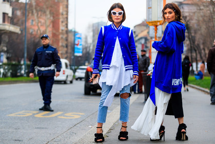 black pants, black shoes, blue denim, blue jacket, denim pants, givenchy, high heels, hoodie, jeans, leather shoes, marco de vincenzo, oversize, sunglasses, teddy jacket, trousers, white shirt, fashion week, frenchystyle, FW, jonathan paciullo, street style, MFW, MILAN, AUTUMN WINTER 2018-2019, FALL WINTER 2018-2019, FW 18-19, horizontal, atmosphere details, full length, angela rozas saiz