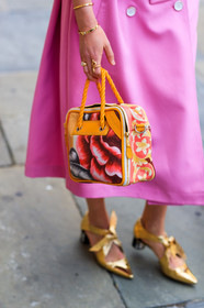 atmosphere details, balenciaga, detail, fashion week, floral, flowers, frenchystyle, FW, golden shoes, high heels, jonathan paciullo, leather bag, leather shoes, NEW YORK, NYFW, orange bag, pink coat, pink jacket, printed bag, shiny shoes, SPRING SUMMER 2018, SS 18, street style, vertical