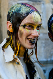 model, glitter face, glitter hair, make up, make up details, hair details, strassed make up, close up detail, multicolor make up, black lipstick, fashion week, frenchystyle, FW, jonathan paciullo, street style, MFW, MILAN, AUTUMN WINTER 2020-2021, FALL WINTER 2020-2021, FW 20-21, vertical, atmosphere details, detail, portrait