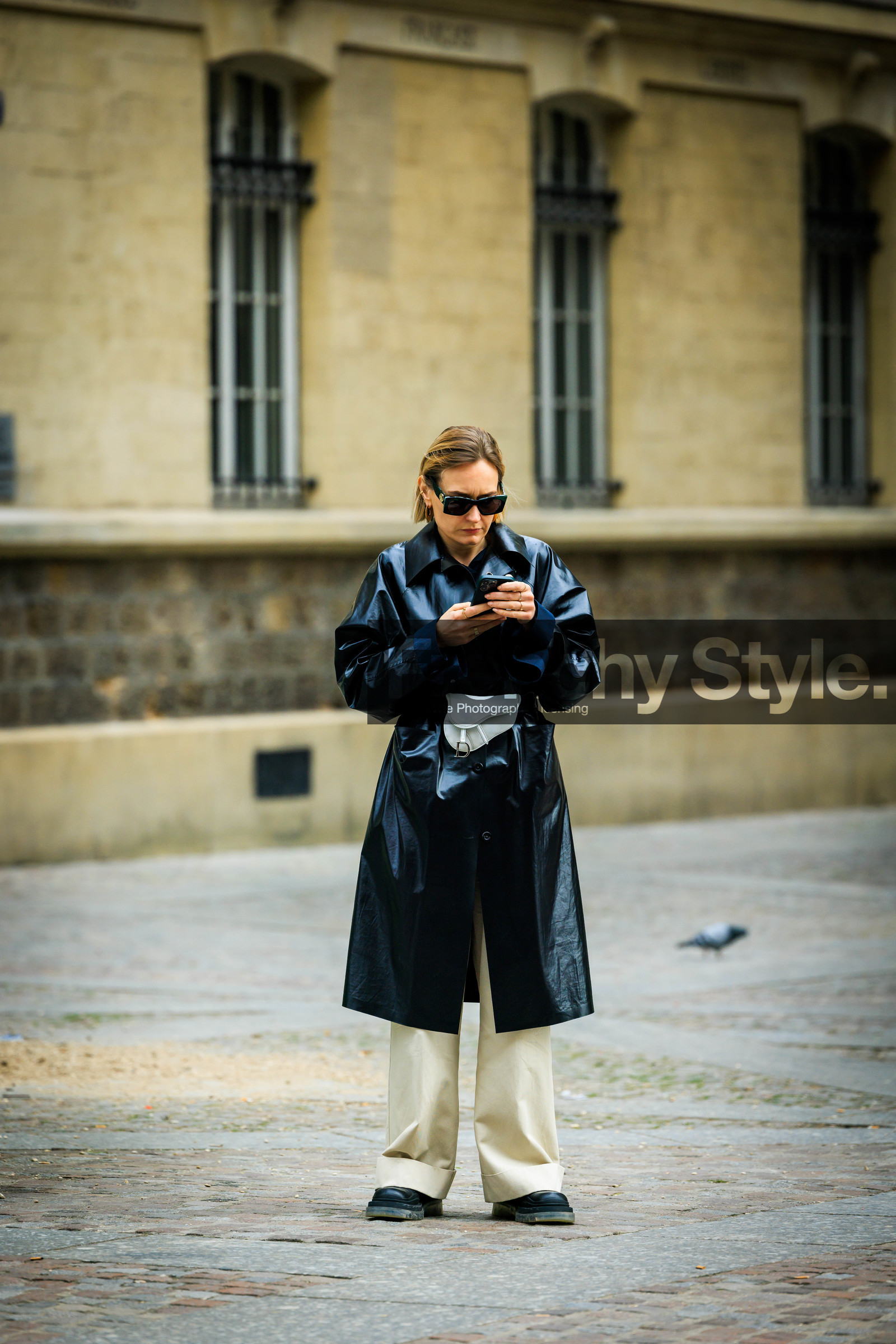 leather trench, black sunglasses, mini dior bag, mini saddle bag, white dior bag, beige pants, black shoes, fashion week, frenchystyle, FW, jonathan paciullo, street style, AUTUMN WINTER 2022-2023, FALL WINTER 2022_2023, FW 22-23, PFW, PARIS, vertical, full length