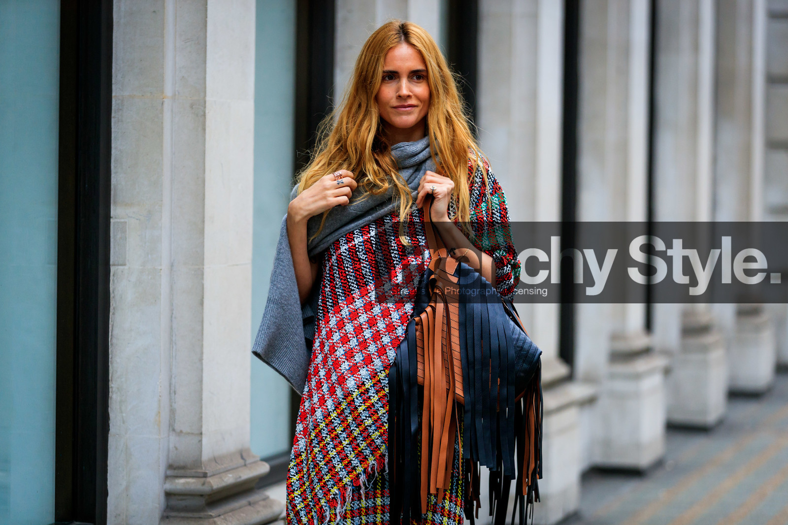 black bag, blanca miro scrimieri, camel bag, checked, fringes, graphic bag, graphic dress, knit dress, leather bag, plaid, printed bag, printed dress, red dress, street style, jonathan paciullo, FW, frenchystyle, fashion week, LFW, LONDON, AUTUMN WINTER 2019-2020, AW 19-20, FW 19-20, FALL WINTER 2019-2020, horizontal, atmosphere details, detail