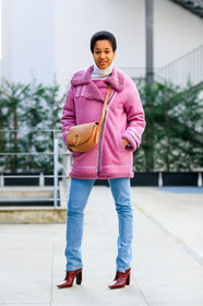 AUTUMN WINTER 2017-2018, AW 17-18, blue denim, camel bag, denim pants, FALL WINTER 2017-2018, fashion week, frenchystyle, full length, FW, FW 17-18, high heels, jeans, jonathan paciullo, leather bag, leather jacket, leather shoes, MFW, MILAN, pink fur, pink jacket, red boots, shearling, street style, tamu mcpherson, trousers, vertical, vêtements, white turtleneck