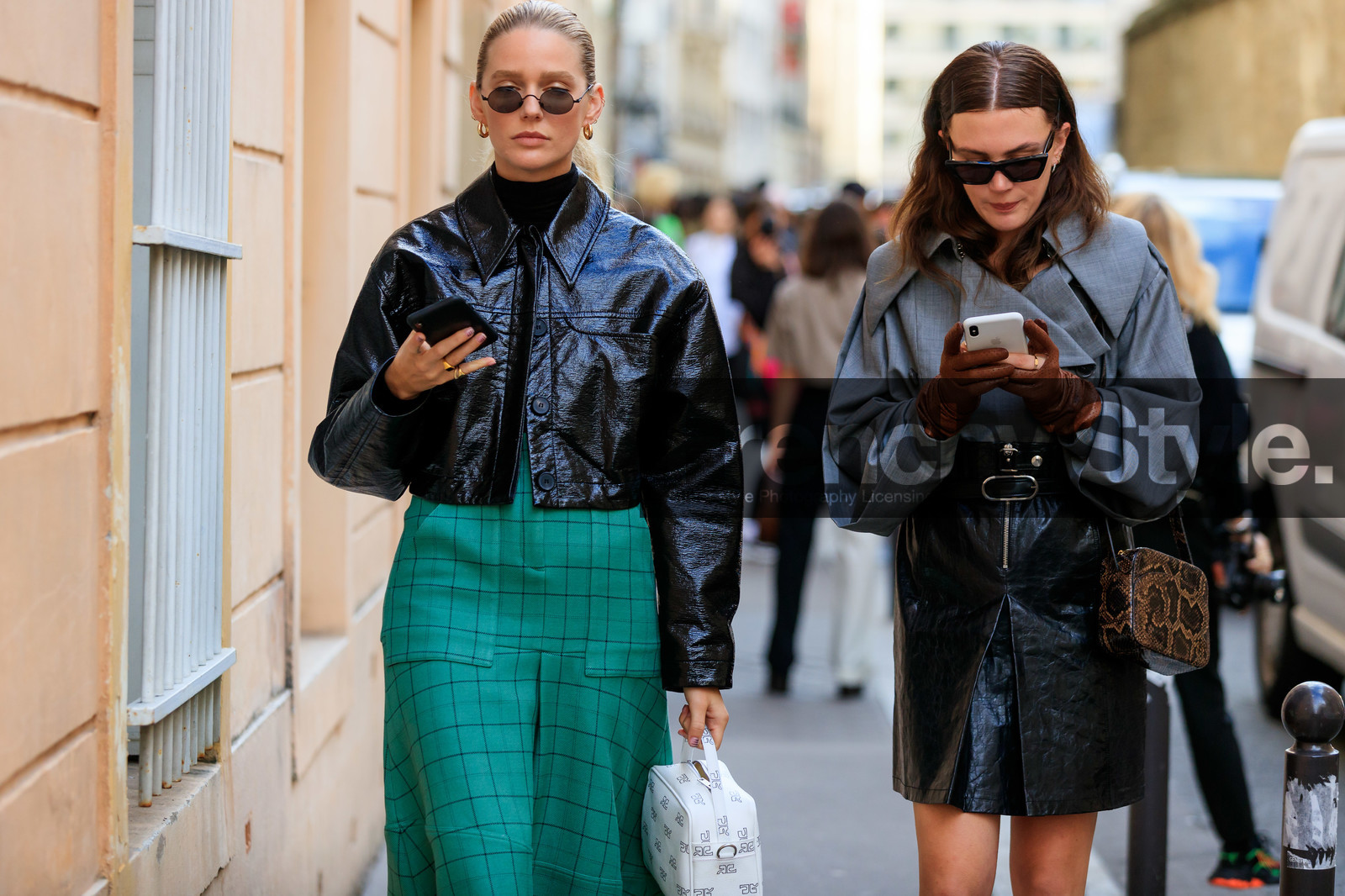black pullover, black vinyl jacket, black vinyl skirt, black sunglasses, courreges bag, courreges jacket, green skirt, checked skirt, mid long skirt, mini skirt, high waist skirt, belted skirt, grey shirt, celine sunglasses, futurist shape sunglasses, butterfly sunglasses, brown leather gloves, brown leather bag, apc bag, animal skin bag, white leather bag, hand bag, shoulder bag, monogrammed bag, iphone, round shape sunglasses, PARIS, PFW, SPRING SUMMER 2020, SS 20, fashion week, frenchystyle, FW, jonathan paciullo, street style, horizontal, atmosphere details, detail