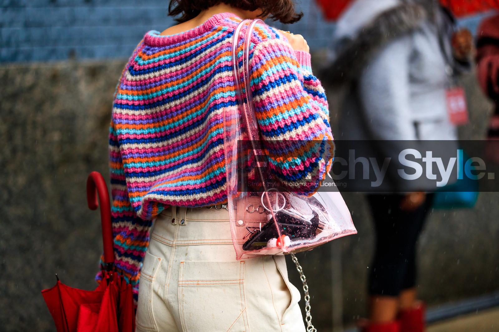 belt, chains, denim pants, graphic sweater, jeans, leather bag, pink bag, pink sweater, striped sweater, transparent bag, trousers, white denim, street style, jonathan paciullo, FW, frenchystyle, fashion week, NYFW, NEW YORK, AUTUMN WINTER 2018-2019, AW 18-19, FALL WINTER 2018-2019, FW 18-19, atmosphere details, horizontal, detail, alyssa coscarelli