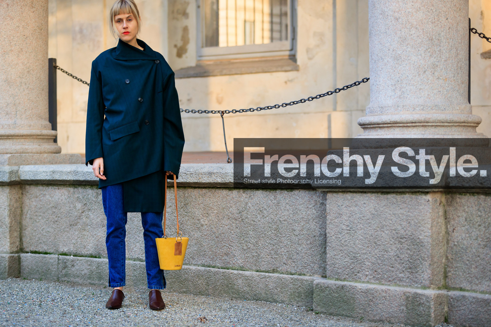 black jacket, blue denim, brown shoes, denim pants, high heels, jacquemus, jeans, leather bag, leather shoes, trousers, yellow bag, fashion week, frenchystyle, FW, jonathan paciullo, street style, MFW, MILAN, AUTUMN WINTER 2018-2019, FALL WINTER 2018-2019, FW 18-19, horizontal, atmosphere details, linda tol