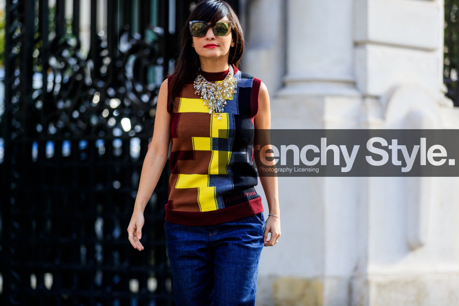 blue denim, brown sweater, checked, denim pants, graphic sweater, jeans, necklace, plaid, printed sweater, sunglasses, trousers, vest, street style, jonathan paciullo, FW, frenchystyle, fashion week, PFW, PARIS, AUTUMN WINTER 2018-2019, FALL WINTER 2018-2019, FW 18-19, horizontal, atmosphere details, Samar Seraqui De Buttafoco
