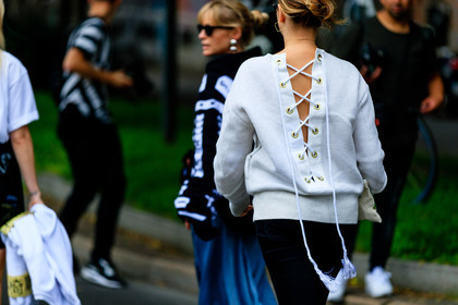 atmosphere details, back detail, detail, fashion week, frenchystyle, FW, horizontal, jonathan paciullo, lace, MFW, MILAN, open back, pompons, SPRING SUMMER 2017, SS 17, street style, white sweater