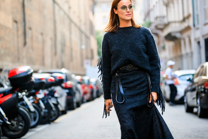 black belt, fringes, grey skirt, grey sweater, lena lademann, studs, sunglasses, fashion week, frenchystyle, FW, jonathan paciullo, street style, MFW, MILAN, SPRING SUMMER 2019, SS 19, atmosphere details, horizontal, detail