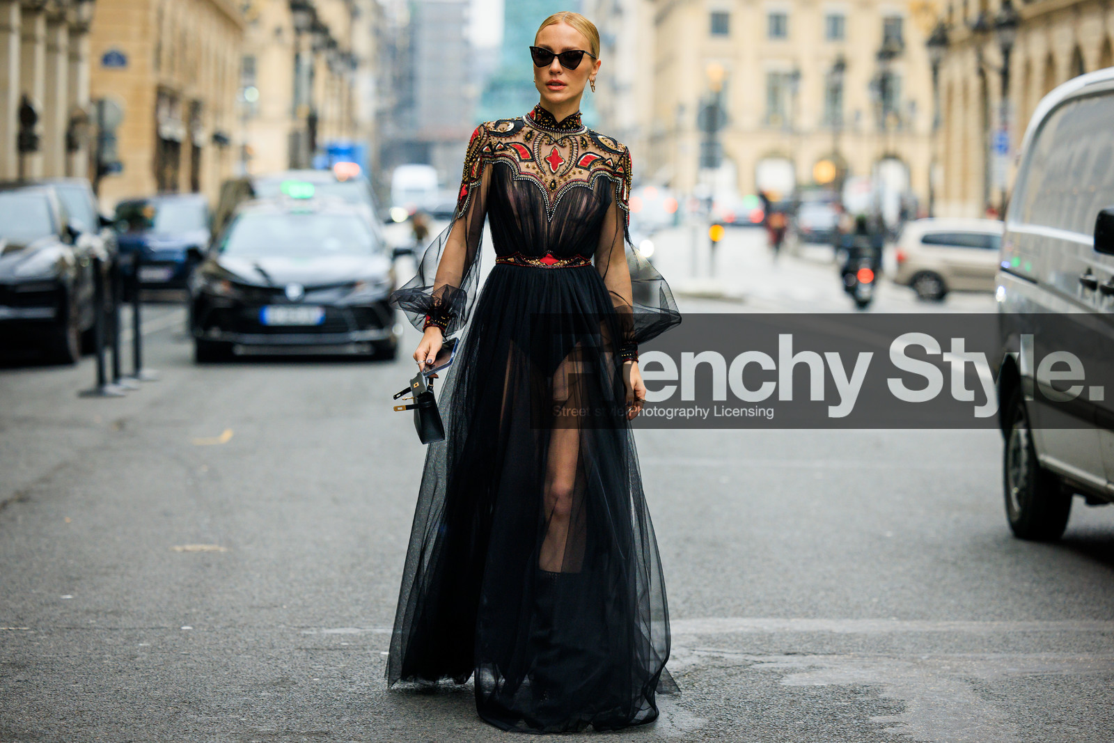 longdress, hermes bag, mini bag, black handbag, black sunglasses, black dress, embroidered dress, red embroideries, black tulle, golden earring, fashion week, frenchystyle, FW, jonathan paciullo, street style, PARIS, PFW, SPRING SUMMER 2022, SS 22, full length