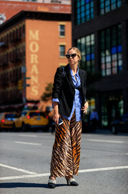 animal print, black bra, black jacket, black shoes, blazer, blue shirt, brown pants, chloe king, fashion week, frenchystyle, full length, FW, graphic pants, graphic shirt, high heels, jonathan paciullo, leather shoes, NEW YORK, NYFW, printed pants, printed shirt, SPRING SUMMER 2018, SS 18, street style, striped shirt, sunglasses, trousers, vertical, zebra