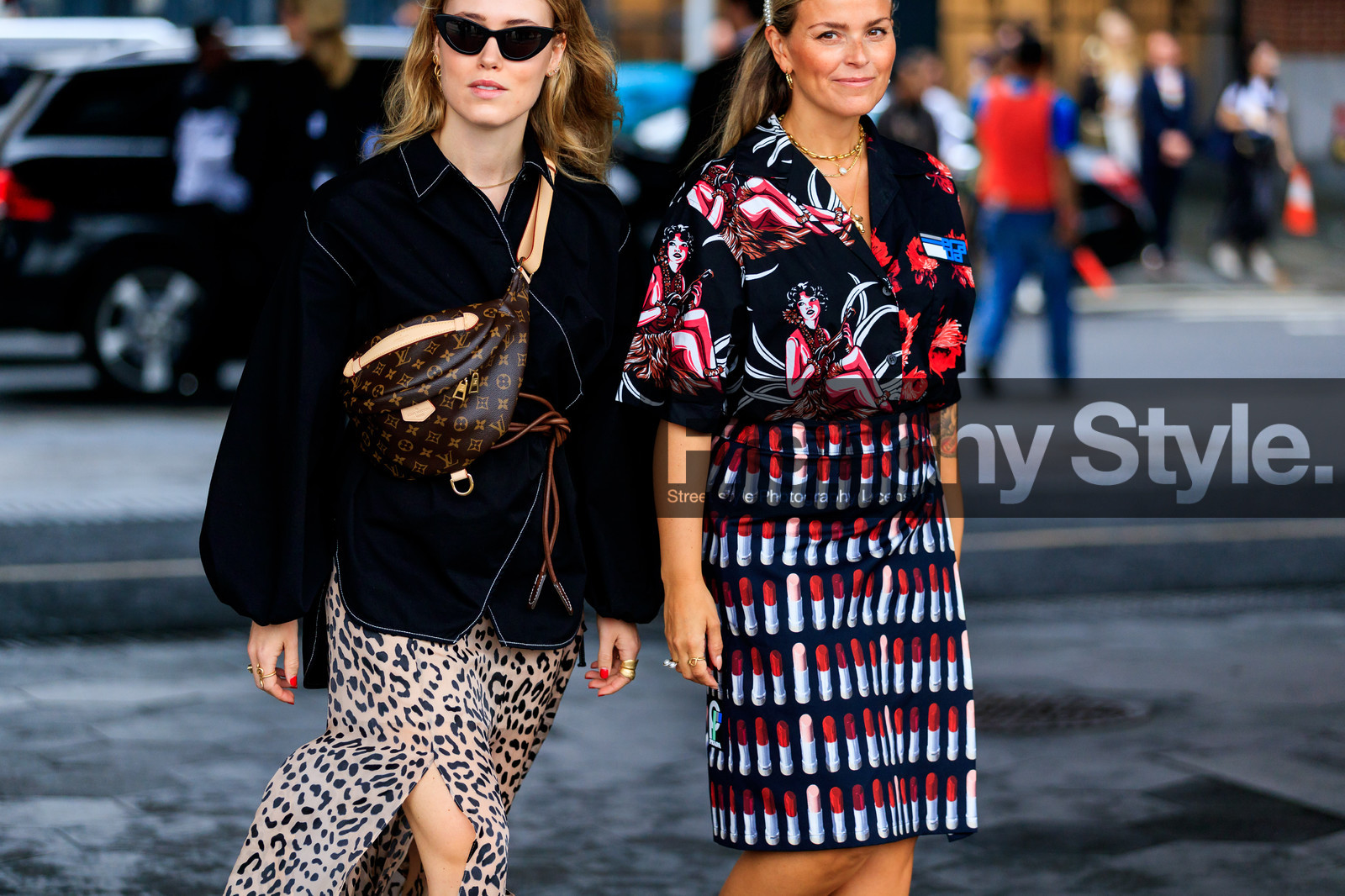 animal print, Annabel Rosendahl, beige skirt, black jacket, black shirt, black skirt, brown bag, fanny pack, graphic bag, graphic shirt, graphic skirt, leather bag, leopard, louis vuitton, monogram, prada, printed bag, printed shirt, printed skirt, red, sunglasses, street style, jonathan paciullo, FW, frenchystyle, fashion week, NYFW, NEW YORK, SPRING SUMMER 2019, SS 19, atmosphere details, horizontal, detail