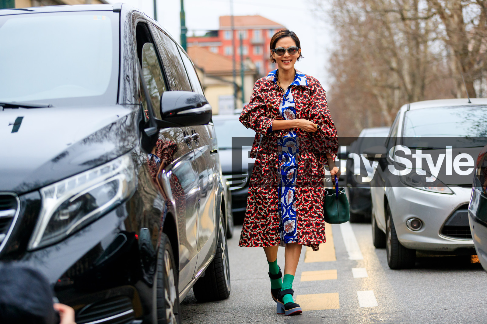 black shoes, blue dress, graphic dress, graphic jacket, green bag, green socks, high heels, leather bag, leather shoes, printed dress, printed jacket, red coat, sunglasses, fashion week, frenchystyle, FW, jonathan paciullo, street style, MFW, MILAN, AUTUMN WINTER 2018-2019, FALL WINTER 2018-2019, FW 18-19, horizontal, atmosphere details, full length