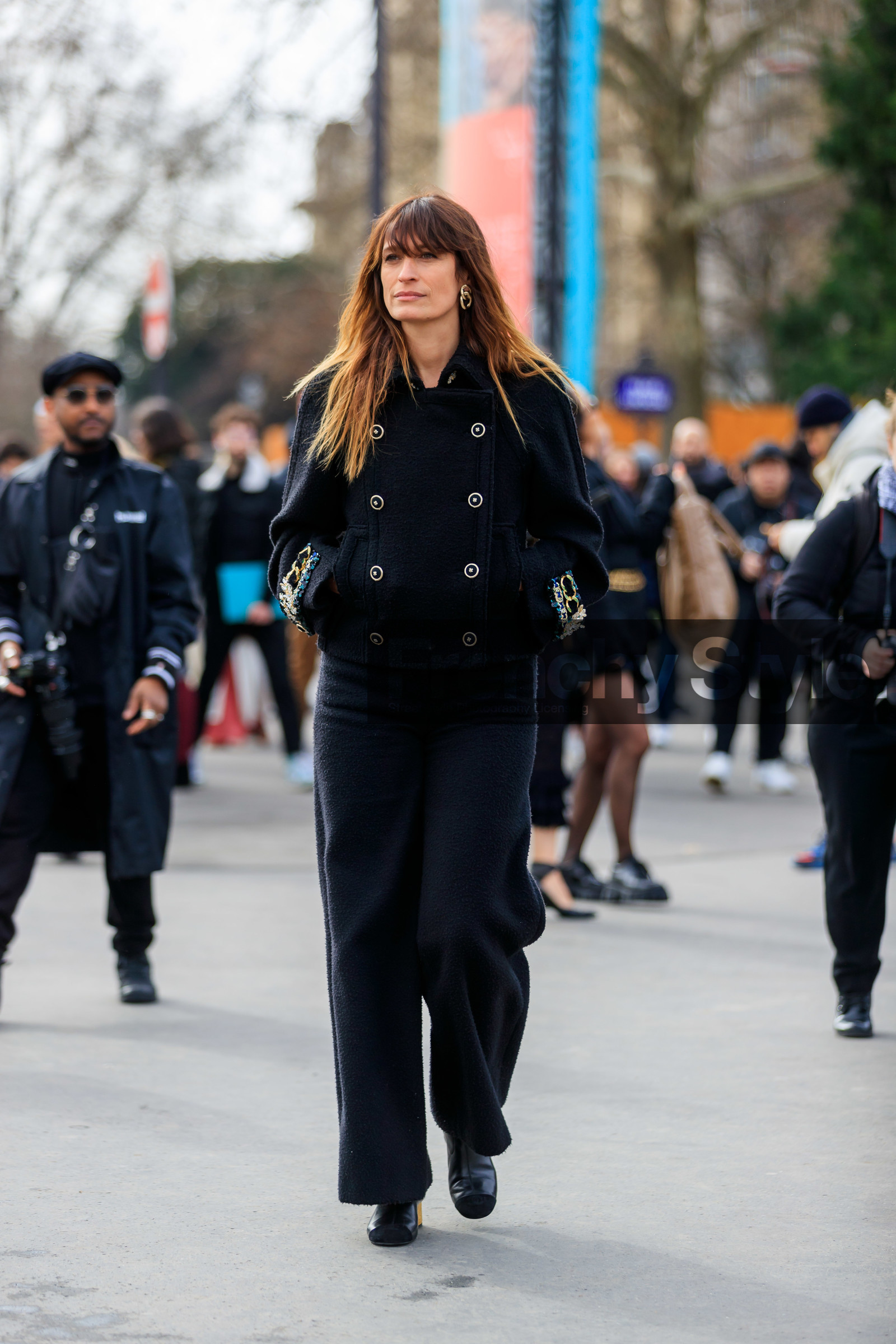 caroline de maigret, black jacket, black coat, black pants, black leather boots, black suede boots, woolen coat, woolen jacket, woolen pants, strassed coat, strassed jacket, chanel coat, chanel boots, chanel pants, fashion week, frenchystyle, FW, jonathan paciullo, street style, PFW, PARIS, vertical, full length