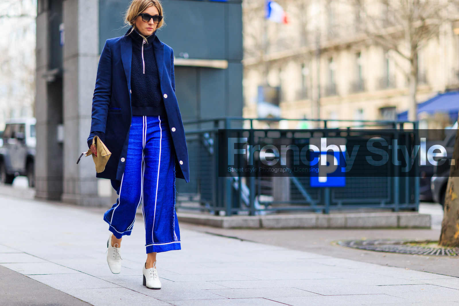 atmosphere details, AUTUMN WINTER 2016-2017, AW 16-17, blue coat, blue pants, blue sweater, camille charriere, FALL WINTER 2016-2017, fashion week, frenchystyle, full length, FW, FW 16-17, gold bag, graphic pants, high heels, horizontal, jonathan paciullo, leather bag, leather shoes, navy jacket, navy sweater, PARIS, PFW, printed pants, street style, striped pants, stripes, sunglasses, trousers, white shoes, zip