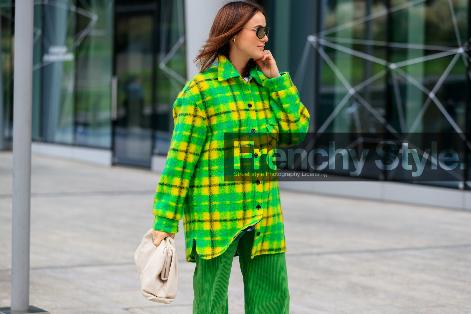 lena lademann, green total look, green pants, green jacket, checked jacket, checked shirt, yellow shirt, corduroy pants, futurist shape sunglasses, bottega veneta bag, white leather clutch, fashion week, frenchystyle, FW, jonathan paciullo, street style, horizontal, atmosphere details, detail, MFW, MILAN, SPRING SUMMER 2020, SS 20