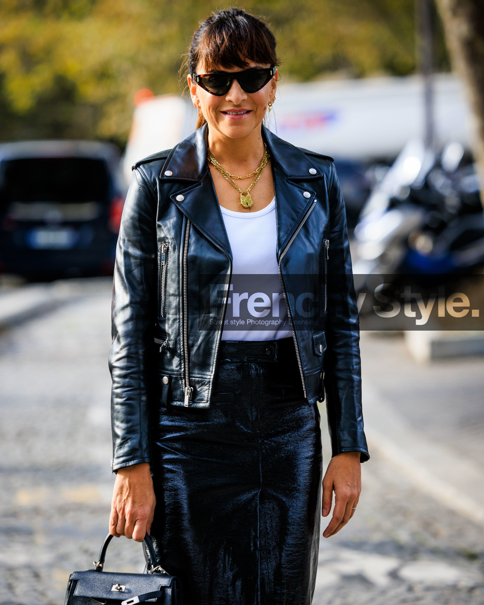 fashion week, frenchystyle, FW, jonathan paciullo, street style, PFW, PARIS, SPRING SUMMER 2024, SS 24, vertical, atmosphere details, detail