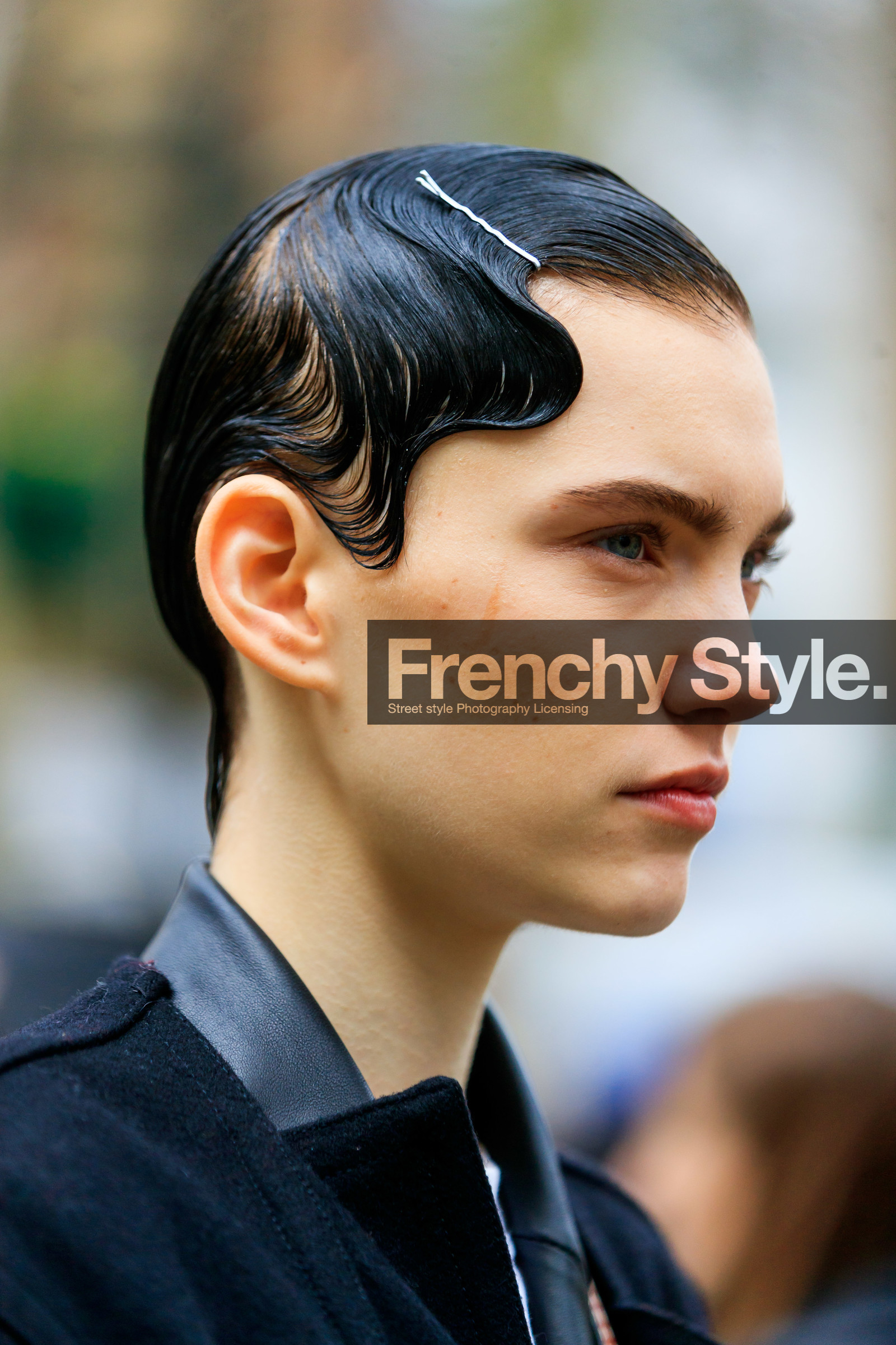 model, hair details, hair clip, make up, make up details, nude make up, close up detail, fashion week, frenchystyle, FW, jonathan paciullo, street style, LFW, LONDON, AUTUMN WINTER 2020-2021, FALL WINTER 2020-2021, FW 20-21, vertical, atmosphere details, detail