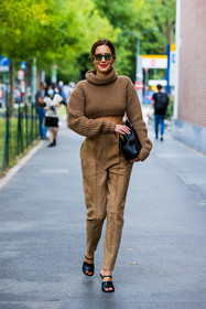 bag, black bag, black sandals, brown monochrome, brown pants, fendi bag, Gala Gonzalez, knit, beige knit, crop knit, statement shoes, sandals, suede pants, sunglasses, fashion week, frenchystyle, FW, jonathan paciullo, street style, MFW, MILAN, SPRING SUMMER 2022, SS 22, vertical, full length