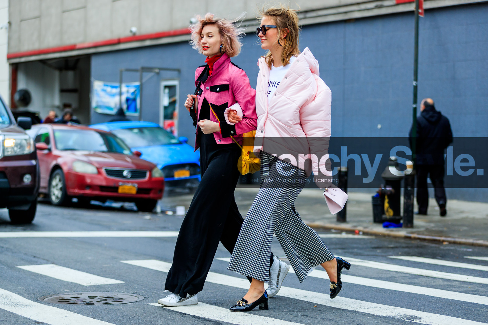 atmosphere details, AUTUMN WINTER 2017-2018, AW 17-18, black and white, black jumpsuit, black shoes, down jacket, earrings, FALL WINTER 2017-2018, fashion week, frenchystyle, full length, FW, FW 17-18, gingham, graphic pants, high heels, horizontal, jonathan paciullo, leather bag, leather shoes, leather sneakers, mini bag, NEW YORK, NYFW, pink bag, pink jacket, printed pants, red lips, street style, sunglasses, trousers, varnished leather shoes, white sneakers, white t shirt, yellow bag, zanita whittington