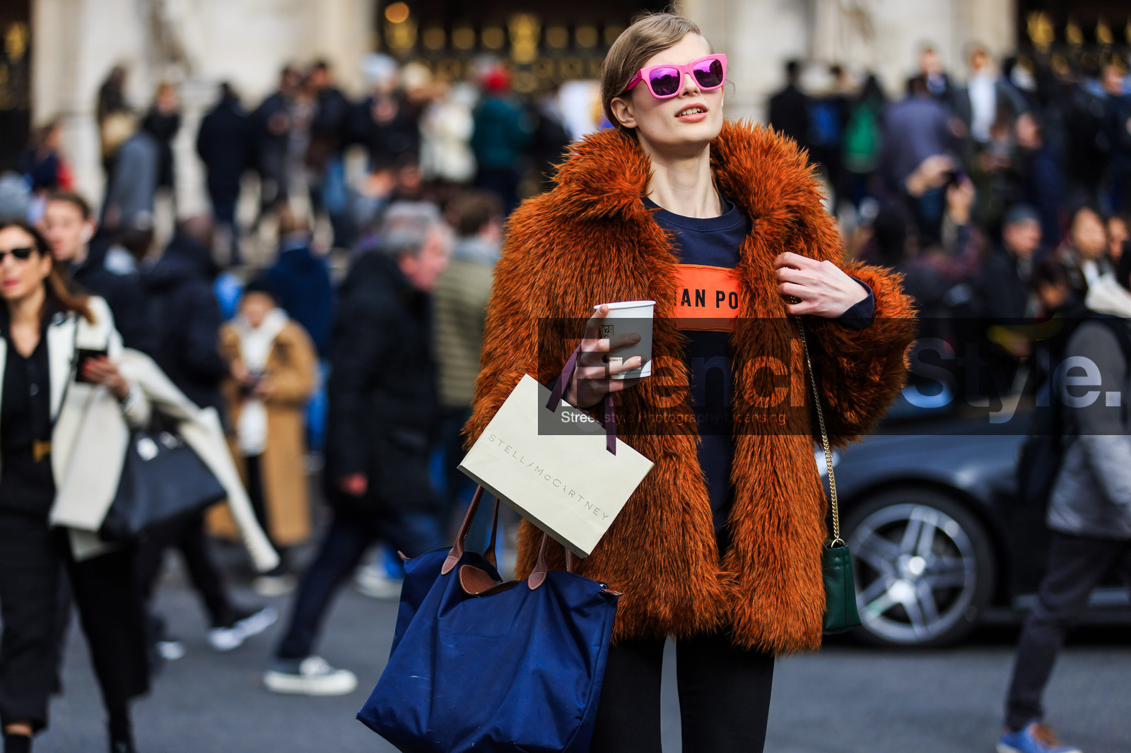 atmosphere details, AUTUMN WINTER 2016-2017, AW 16-17, black pants, black t shirt, blue bag, brown fur, brown jacket, detail, FALL WINTER 2016-2017, fashion week, frenchystyle, fun sunglasses, fur jacket, FW, FW 16-17, horizontal, jonathan paciullo, longchamp, model, PARIS, PFW, printed t shirt, stella mccartney, street style, sunglasses, trousers