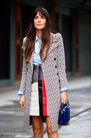 leia sfez, light blue shirt, beige coat, geometrical printed coat, striped skirt, white leather skirt, red leather skirt, black leather skirt, blue leather bag, quilted skirt, hand bag, louis vuitton bag, louis vuitton coat, louis vuitton skirt, louis vuitton total look, PARIS, PFW, fashion week, frenchystyle, FW, jonathan paciullo, street style, SPRING SUMMER 2021, SS 21, vertical, atmosphere details, detail