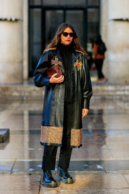 jen wonders, red lipstick, black sunglasses, black blouse, black leather coat, black jeans, black leather boots, pleated blouse, high collar blouse, pearl embroidered coat, strassed coat, metalic coat, golden coat, cross embroidered coat, burgundy leather clutch, doc marteens shoes, flat boots, laced boots, fashion week, frenchystyle, FW, jonathan paciullo, street style, PFW, PARIS, vertical, full length