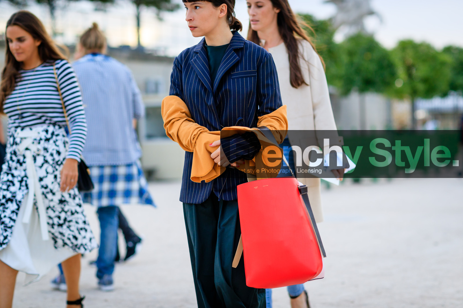 atmosphere details, black jacket, blazer, clara cornet, céline, detail, fashion week, frenchystyle, FW, horizontal, jonathan paciullo, leather bag, navy jacket, orange, PARIS, PFW, red bag, SPRING SUMMER 2017, SS 17, street style, striped jacket, trousers